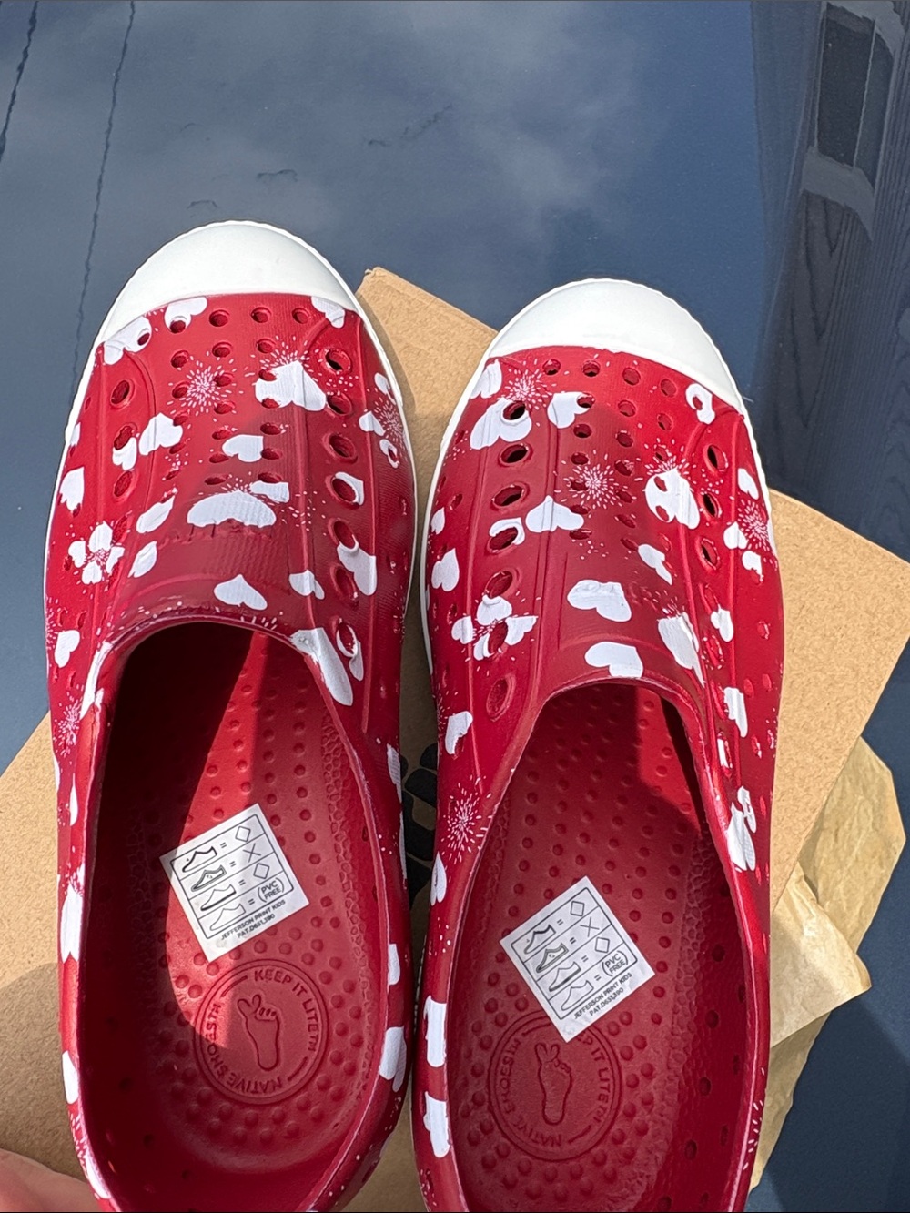 Native Kids Jefferson Slip-On Shoe in Red with White Hearts 13 Kids - Picture 4 of 8